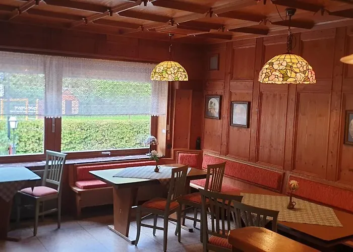 Villa Ferien Und Selbstversorgerhaus Fuer Gruppen Sauerthaler Hof - Loreley